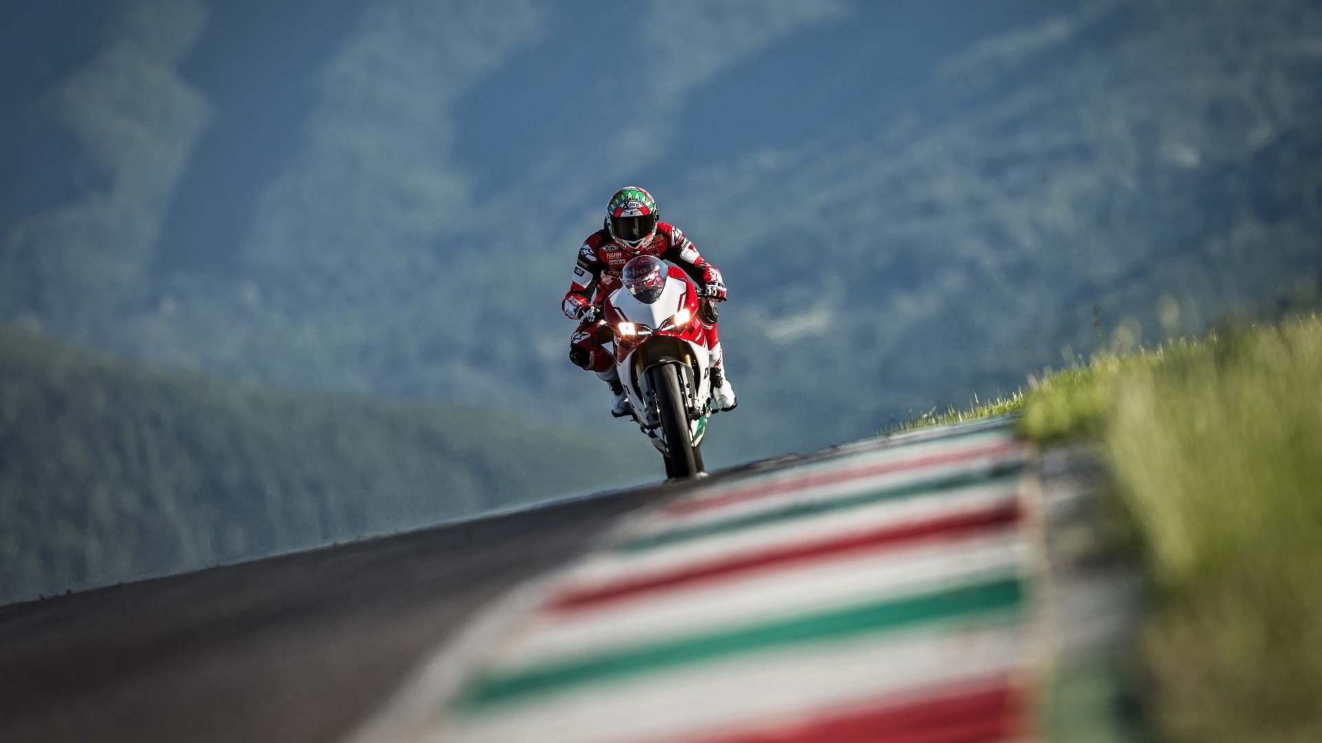 国际马拉松巡回:赛事志愿服务与城市品牌联动提升影响力,马拉松志愿者协会